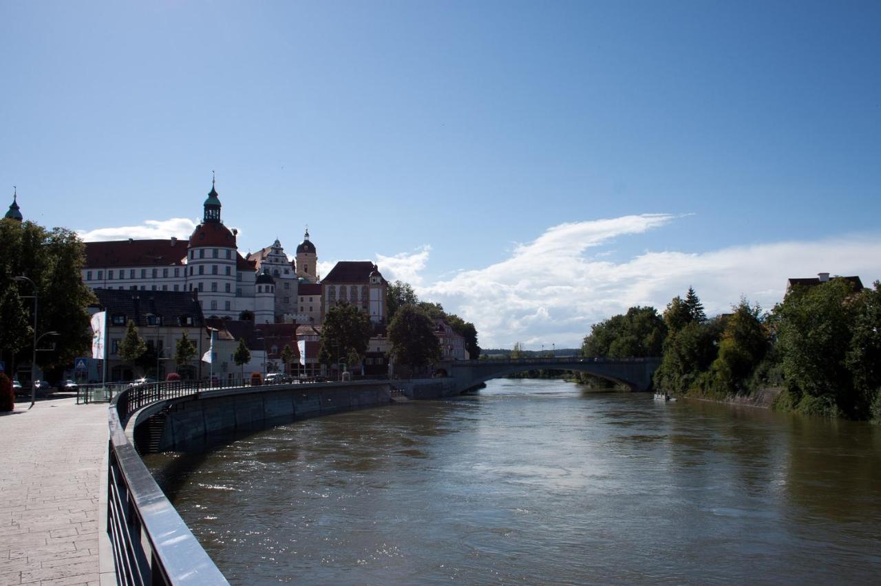 Neuburg Ferienwohnung Am Schloss Нойбург ан дер Донау Екстериор снимка